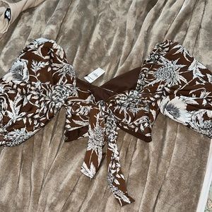 Express Satin printed faux tie back cropped top